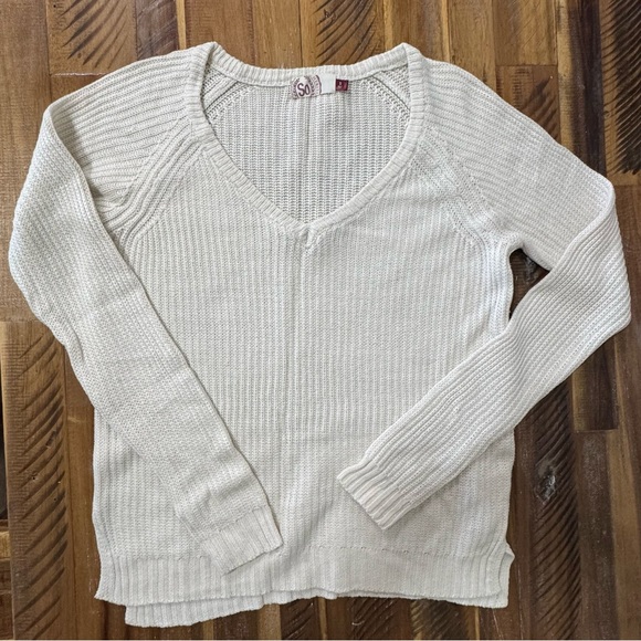 SO Cream Knitted Long Sleeve V Neck Sweatshirt - Picture 3 of 9